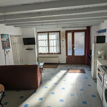 Escale Du Chateau De Promery 1389 Анси Екстериор снимка
